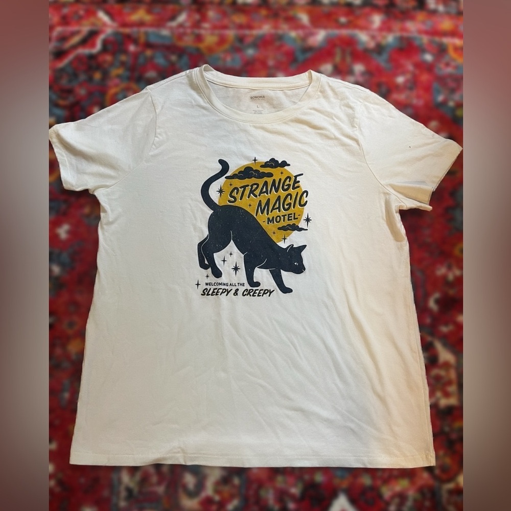 Strange Magic Motel Cat Sonoma T-shirt 🎃👻🧙‍♀️
